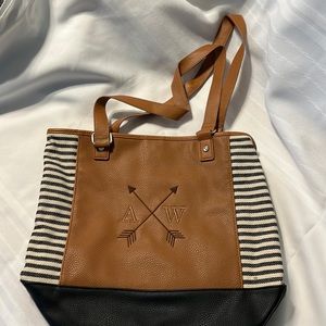 31 color block tote.
